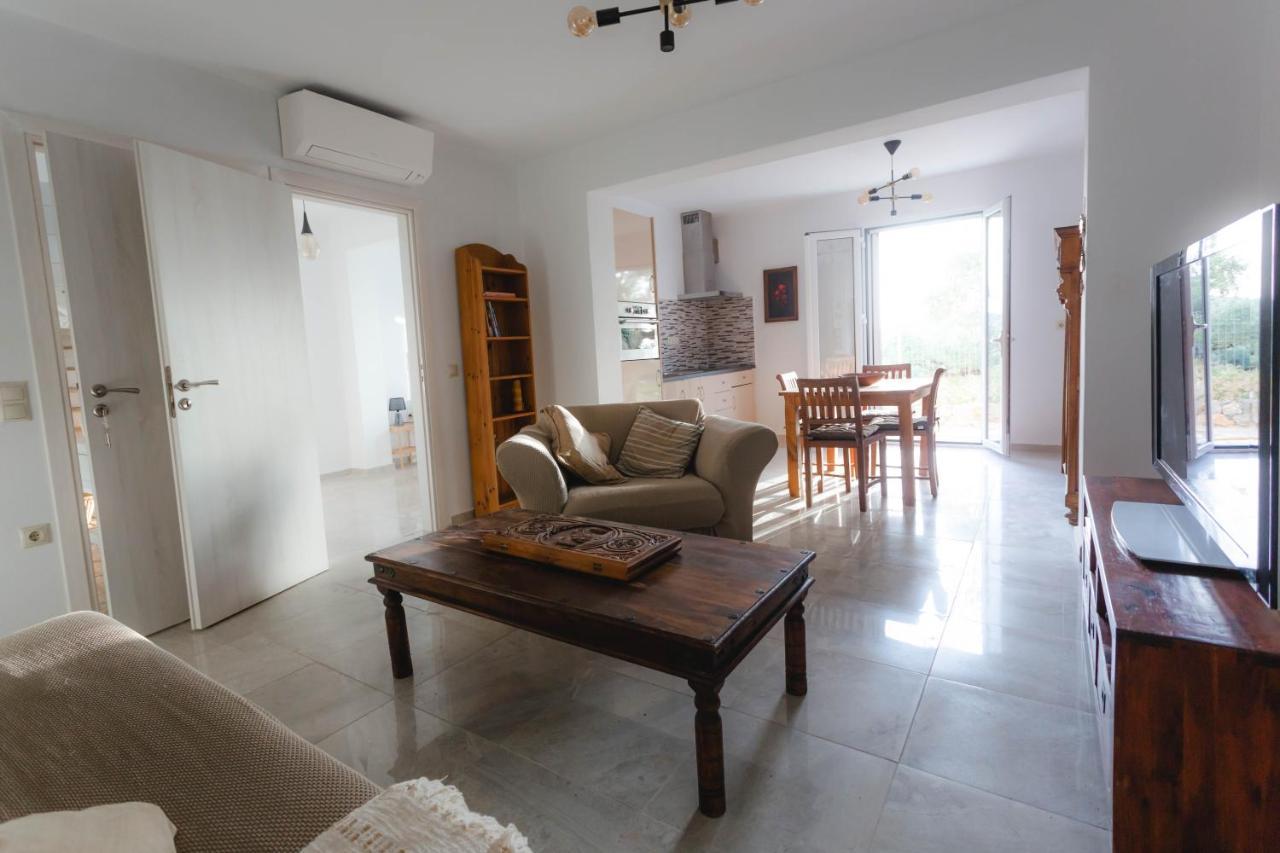 Appartement In Olive Groove House Peloponnesos Western Mani Kalianeika Exterior photo